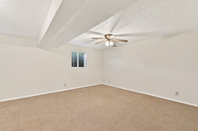 Building Photo - 7105 Omaha Blvd