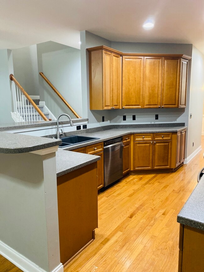 Building Photo - 9035 Parlor Dr