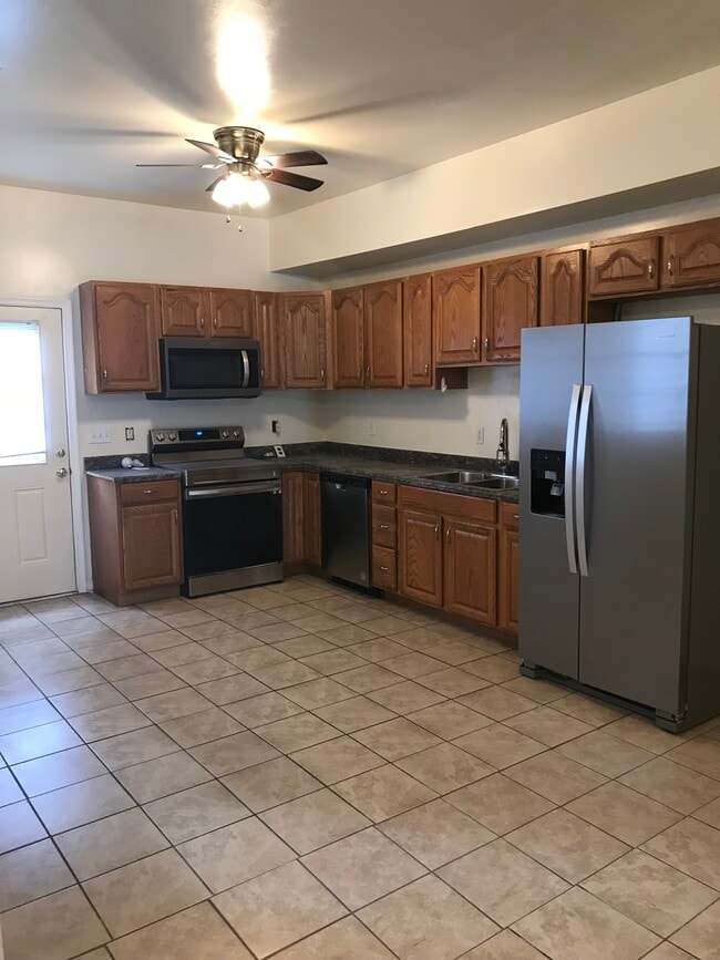 Primary Photo - 1521 N 22nd St