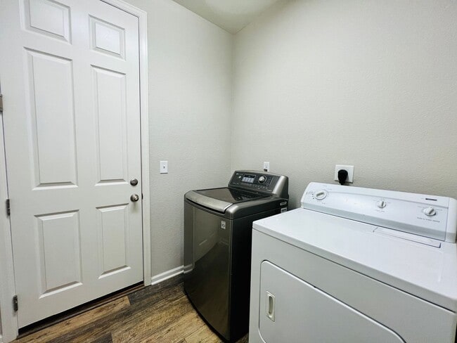 Building Photo - $0 DEPOSIT OPTION. INVITING 3 BED HOME IN EASTPOINT PARK, NORTH COMMERCE CITY