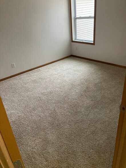 Building Photo - 2650 Millstone Dr