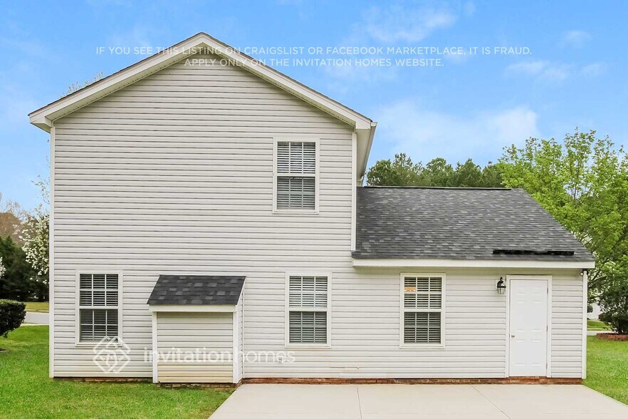 Building Photo - 2524 Captains Watch Rd NE