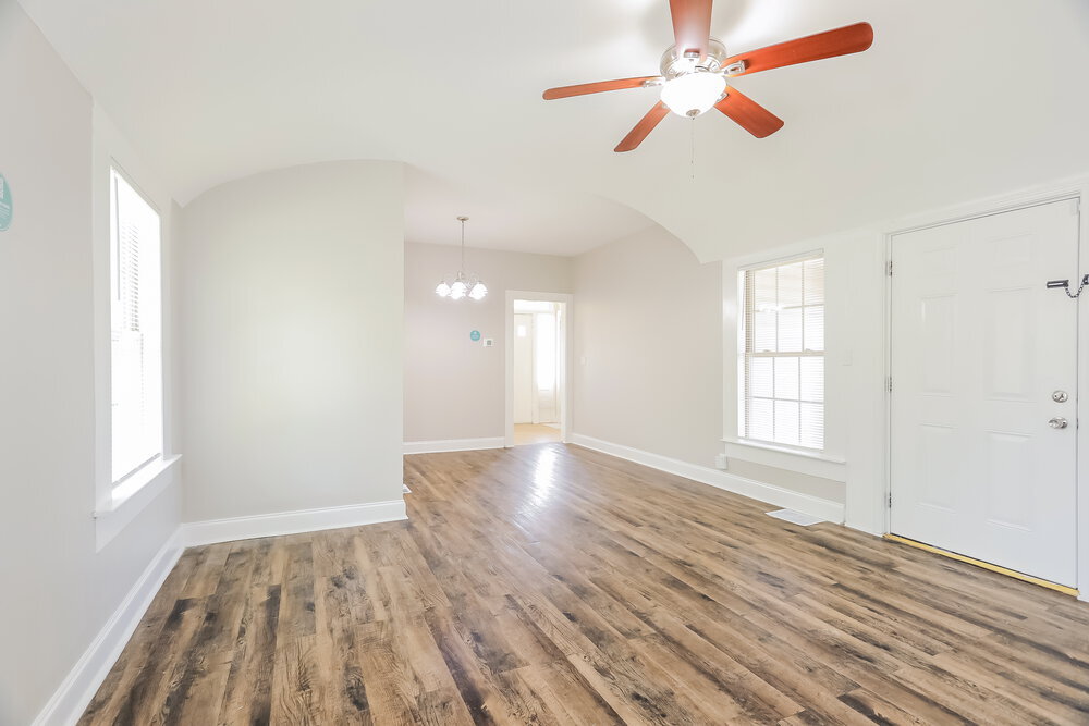 Building Photo - 624 9th Ave