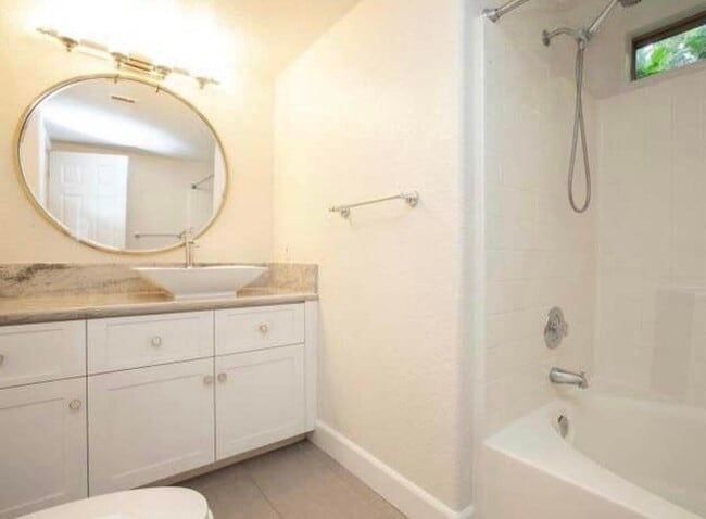 Building Photo - 394 Tava Ln