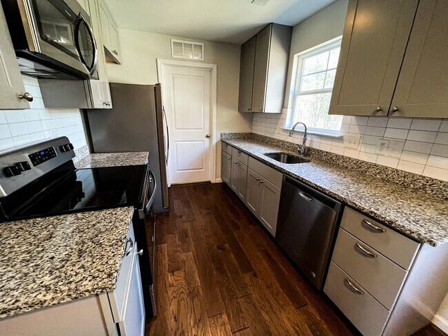 Building Photo - 3225 Ridgewood Pl Dr