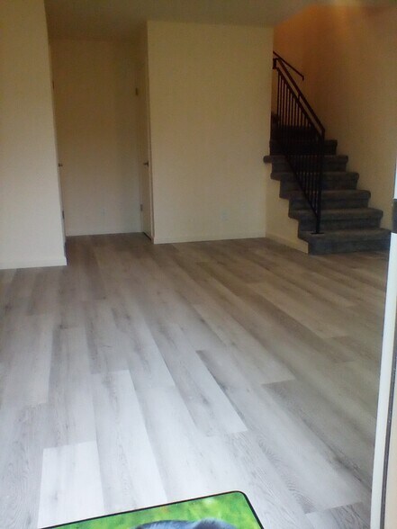 Living room - 400 Corcoran Ave