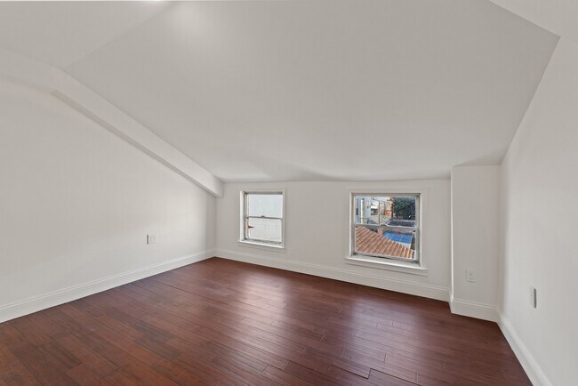 Building Photo - 312 S Exeter St