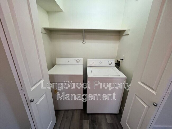 Building Photo - 8324 SE Rhine St