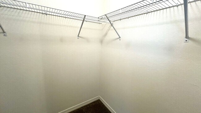 Building Photo - 4 Bedroom 2 Bathroom 2 Car Garage Home - NW Cape Coral - Available Mid April