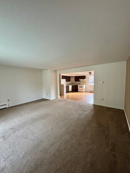 Building Photo - 110 Losson Rd