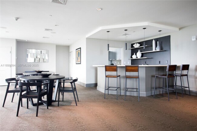 Building Photo - 2525 SW 3rd Ave