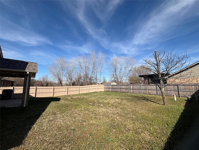 Building Photo - 3005 Grant Rd