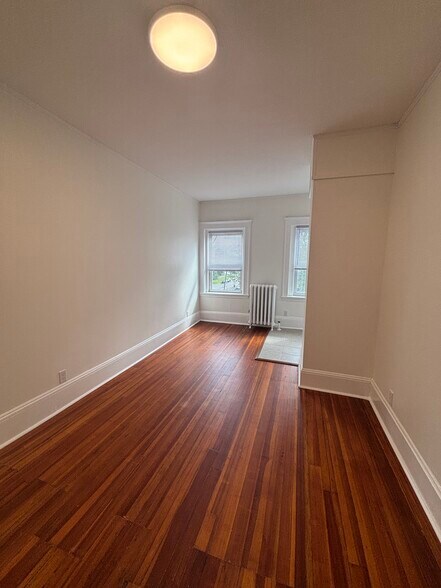 Building Photo - 553 Brookline Ave