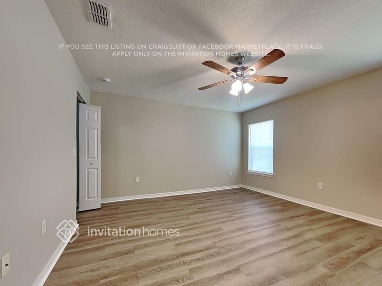 Building Photo - 11135 Running Pine Dr