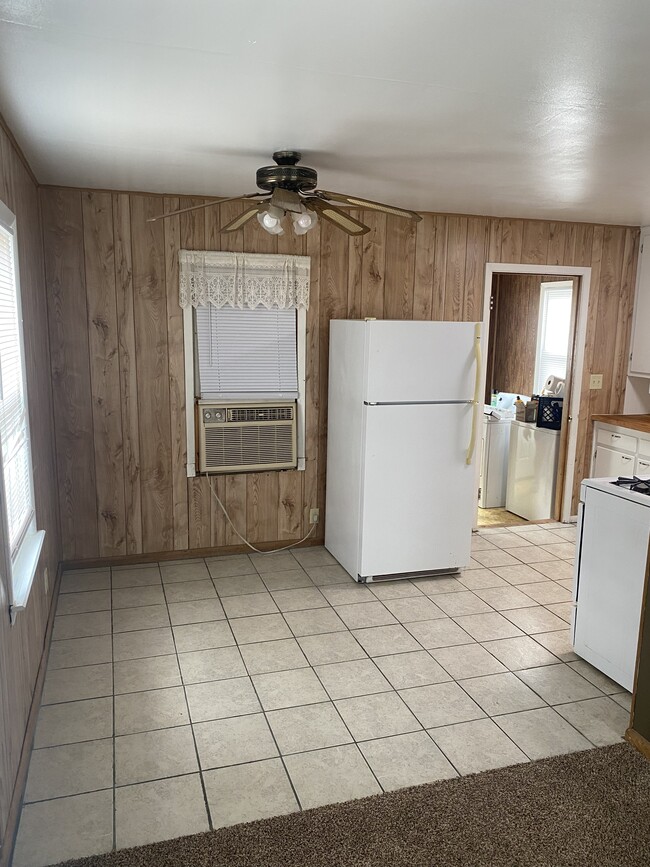 Building Photo - 804 N C Way