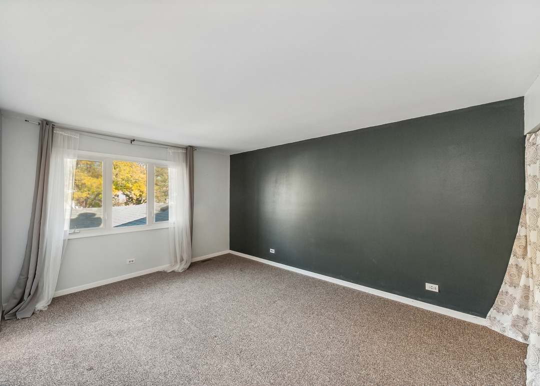 Master Bedroom - 527 Winston Ln