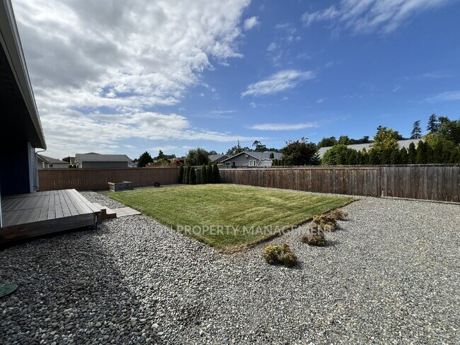 Building Photo - 3 bed 2 bath home in Sequim, close to everything