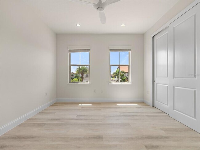 Building Photo - 10414 Royal Cypress Way