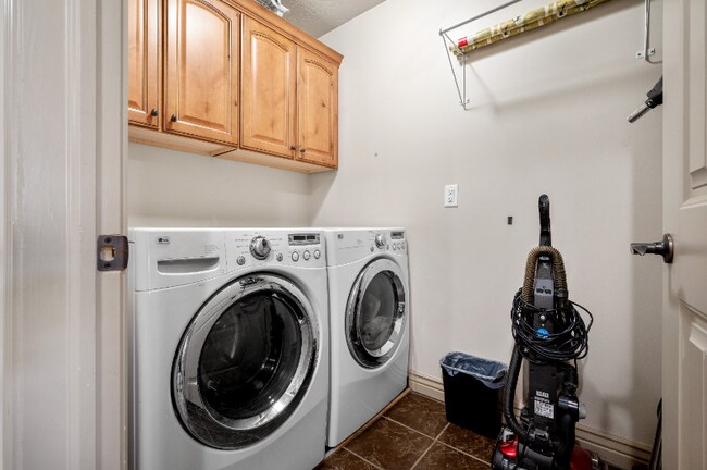 Building Photo - 3315 Birch Creek Rd