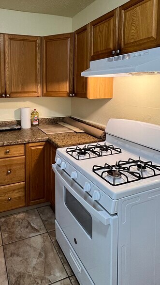 Kitchen - 3509 Leonidas St