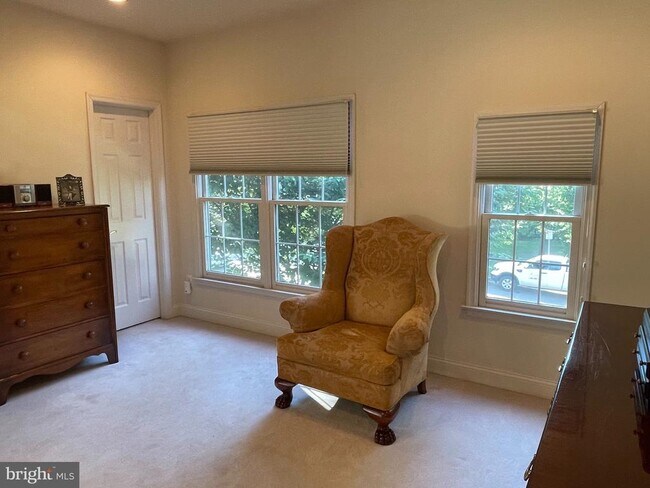 Building Photo - 6915 Bonheim Ct