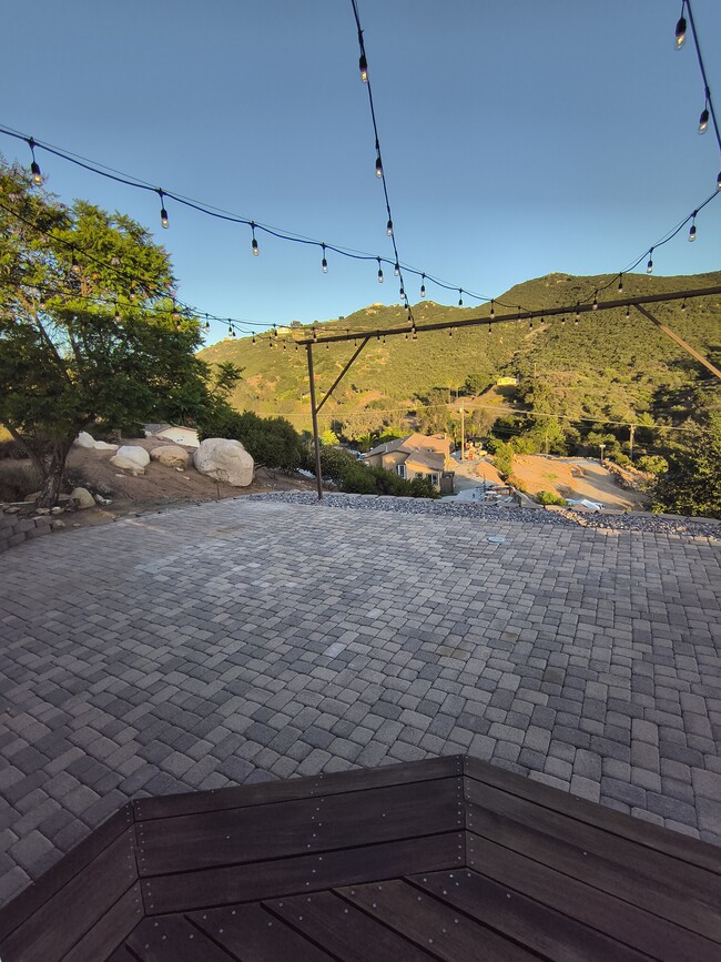 Building Photo - 2828 La Cresta Rd