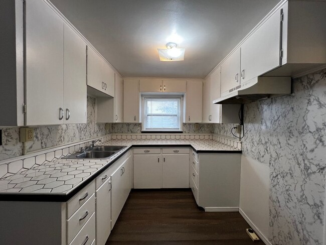 Building Photo - Non-Refundable & Security Deposit Total: $...