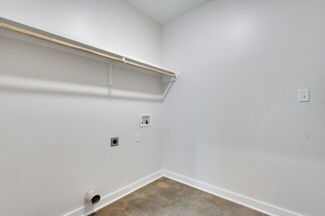 Building Photo - 204 Romero St