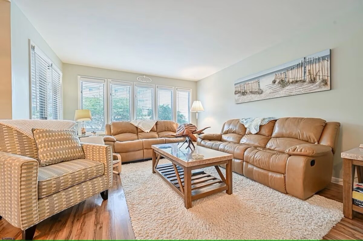 Building Photo - 518 W Brigantine Ave