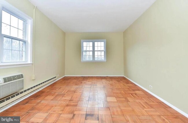 Building Photo - 3538 Gunston Rd
