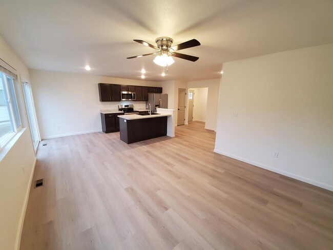 Building Photo - 13609 E Pawnee St