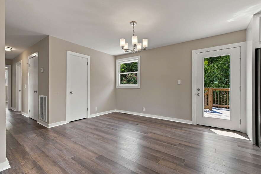Building Photo - 1614 Shady Cir