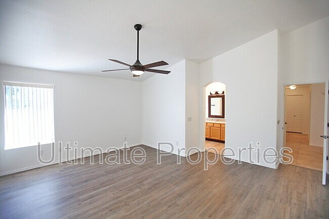 Building Photo - 15313 N 104th Way