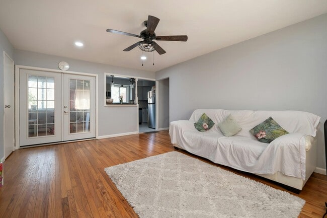 Building Photo - 180 Littleton Rd