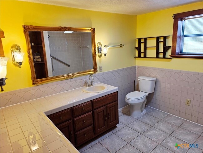 Building Photo - 14942 Cedar Valley Rd