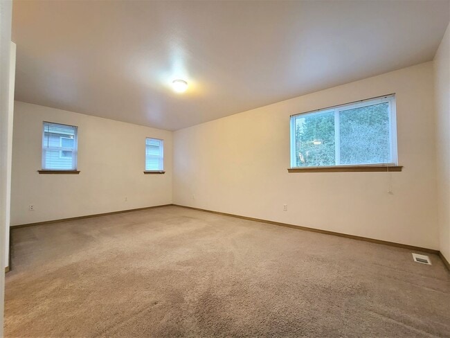 Building Photo - HudDea#7