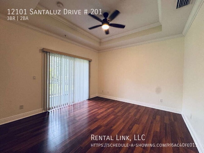 Building Photo - 12101 Santaluz Dr