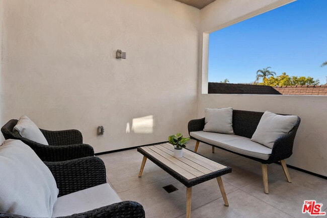 Building Photo - 6347 Maryland Dr