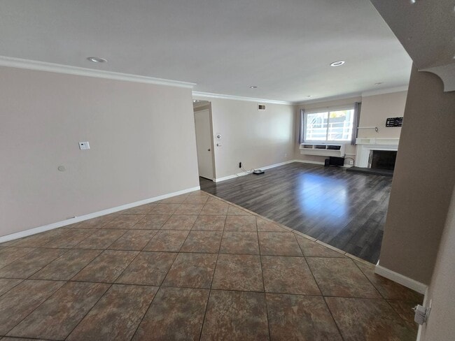 Building Photo - Spacious Northridge Family home near the N...