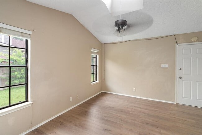 Building Photo - 8703 Clearbrook Trl