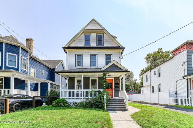Primary Photo - 704 Sixth Ave