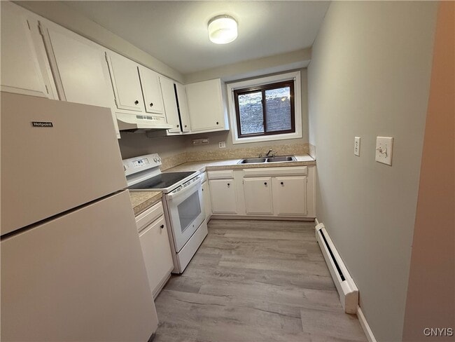 Building Photo - 120 Hasbrouck St