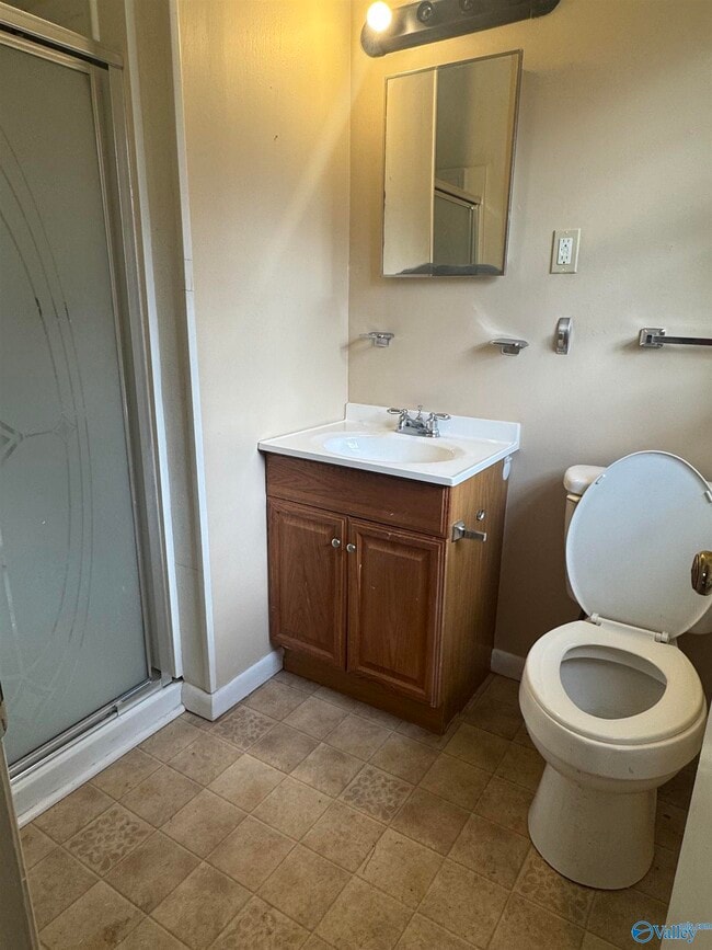 Building Photo - 2005 Rosewood Dr NW