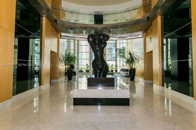 Building Photo - 901 Brickell Key Blvd