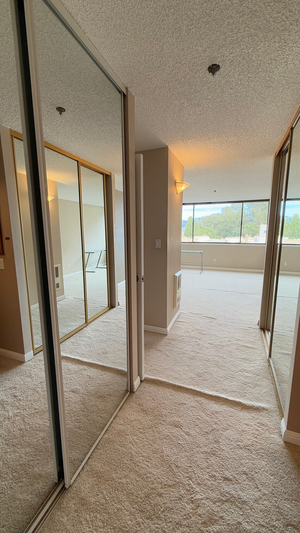 Building Photo - 555 Pierce St