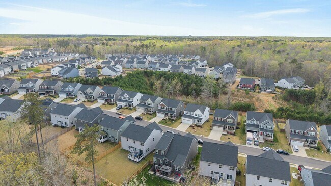 Building Photo - 9733 Goldenrod Ct