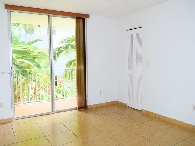 Building Photo - 1801 S Treasure Dr