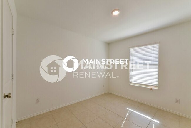 Building Photo - 3 Bedroom Pet-Friendly Home in Fort Worth, TX with Main Street Renewal