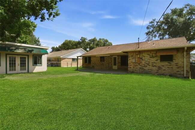 Building Photo - 2106 Rose Rd