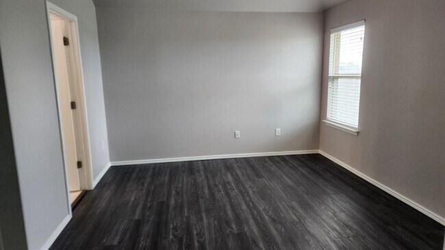 Building Photo - 256 Pebble Creek Ln